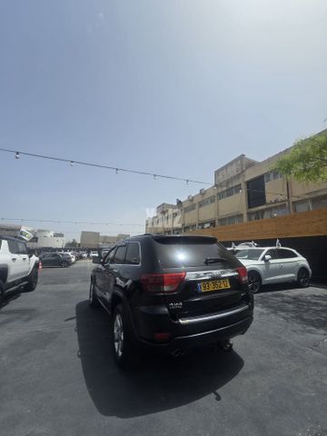 מודעת רכב ג'יפ גרנד צ'ירוקי 2