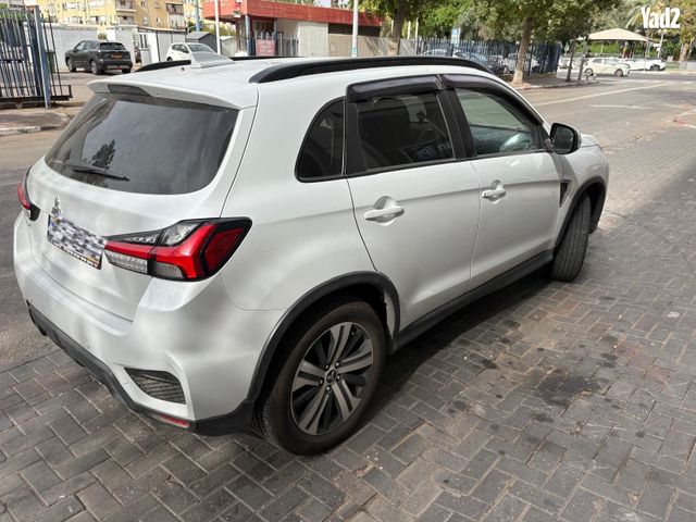 מודעת רכב מיצובישי ASX