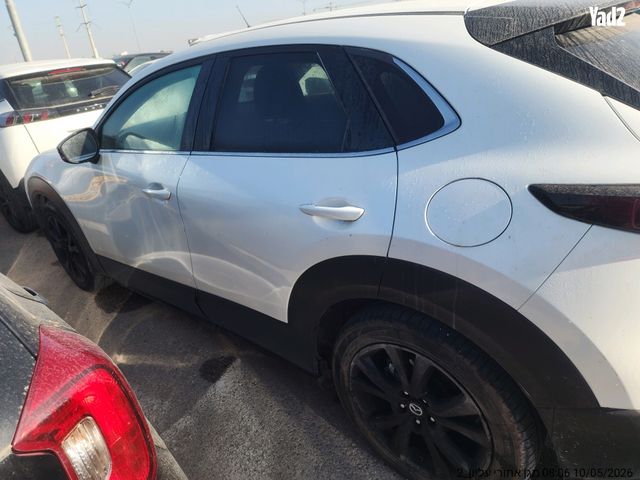 מודעת רכב מאזדה CX-30