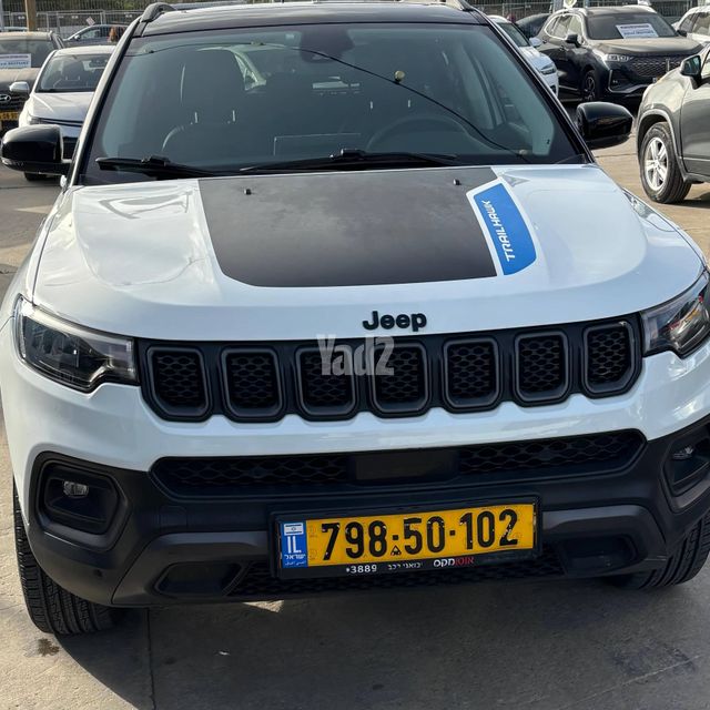 מודעת רכב ג'יפ קומפאס