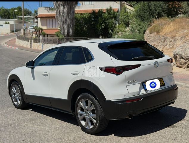 מודעת רכב מאזדה CX-30