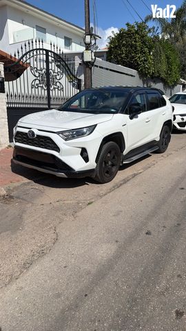 מודעת רכב טויוטה RAV4