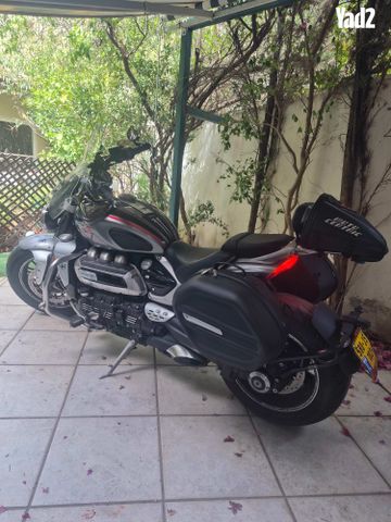 מודעת רכב טריומף Rocket III GT