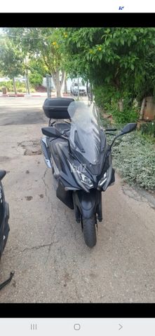 מודעת רכב קימקו AK 550