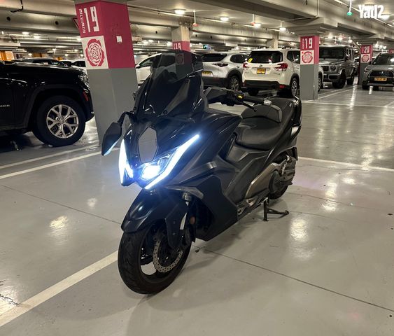 מודעת רכב קימקו AK 550