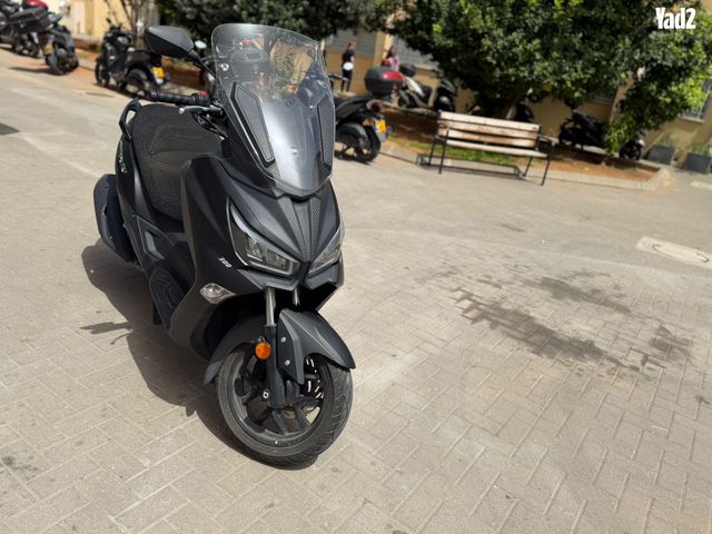מודעת רכב סאן יאנג ג'וי-מקס Z-300