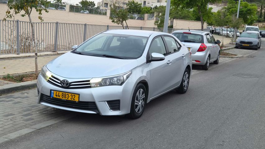 מודעת רכב טויוטה קורולה 2