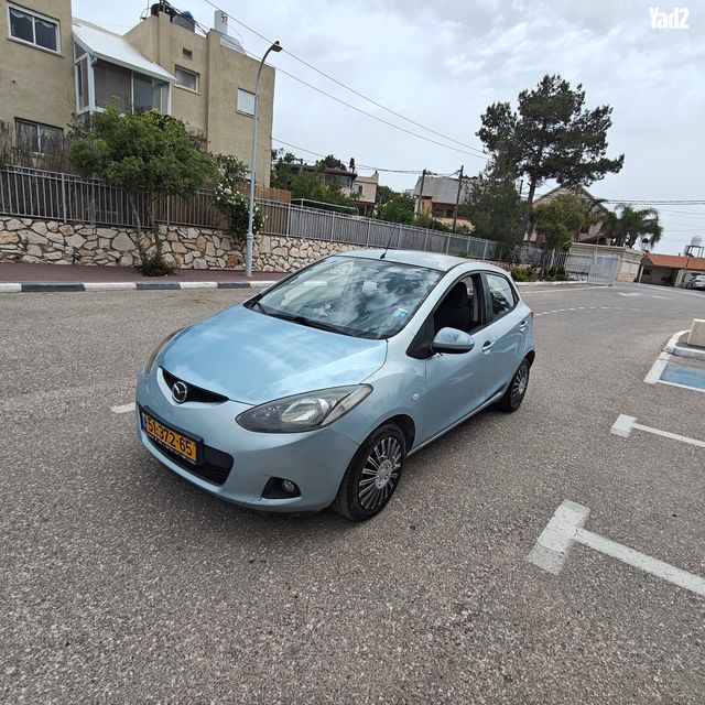 מודעת רכב מאזדה 2