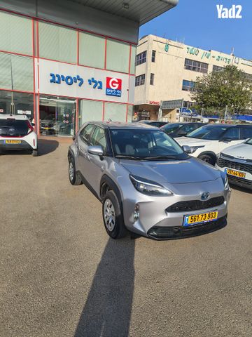 מודעת רכב טויוטה יאריס קרוס