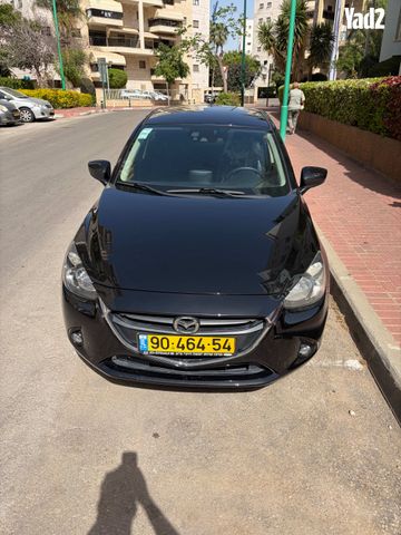מודעת רכב מאזדה 2