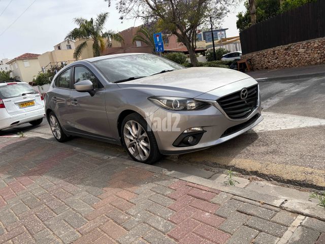 מודעת רכב מאזדה 3