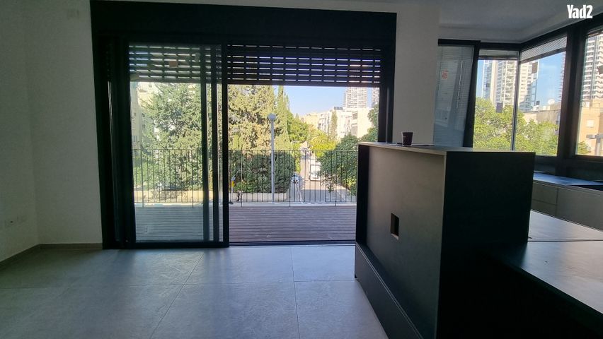ז'בוטינסקי 146