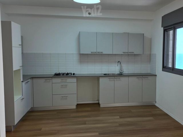 תמונה 2 של דירת 5 חדרים להשכרה בנתניה