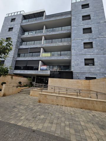 רפאל איתן 26