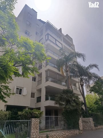 אברהם ישראל פרשני 