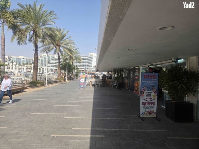 חנויות/ שטח מסחרי