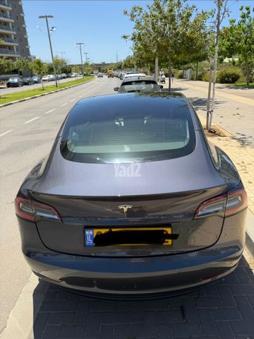 מודעת רכב טסלה מודל 3