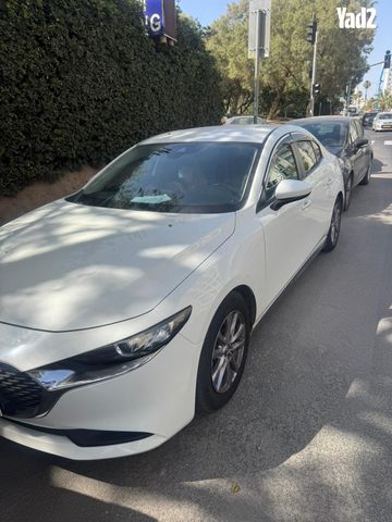 מודעת רכב מאזדה 3