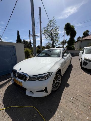 מודעת רכב ב מ וו סדרה 3