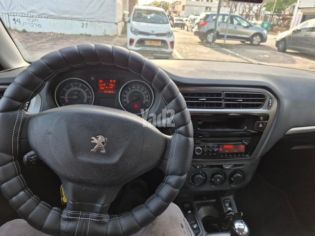 מודעת רכב פיג'ו 301