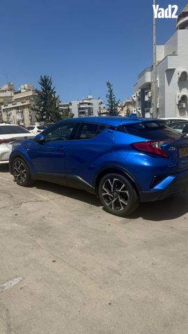 מודעת רכב טויוטה C-HR