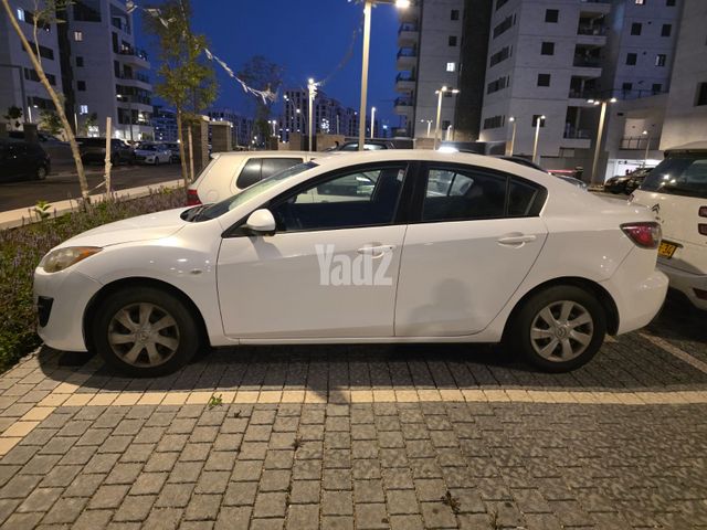 מודעת רכב מאזדה 3