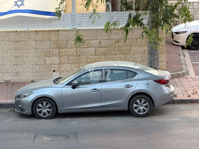 מודעת רכב מאזדה 3
