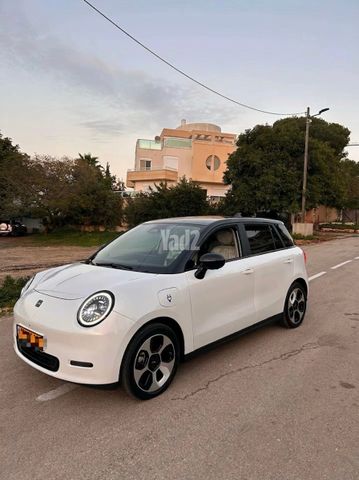 מודעת רכב ג׳יי.איי.סי 30