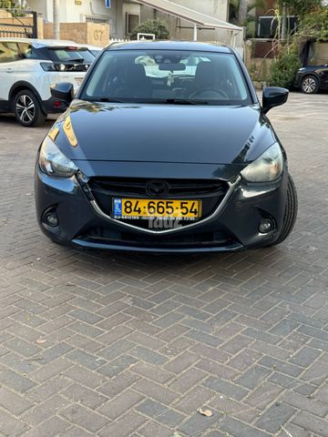 מודעת רכב מאזדה 2