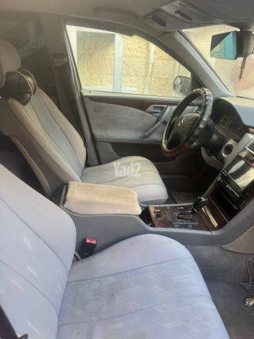 מודעת רכב מרצדס-בנץ E-class