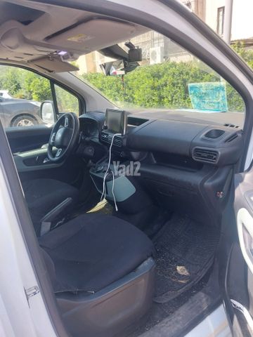 מודעת רכב סיטרואן ברלינגו