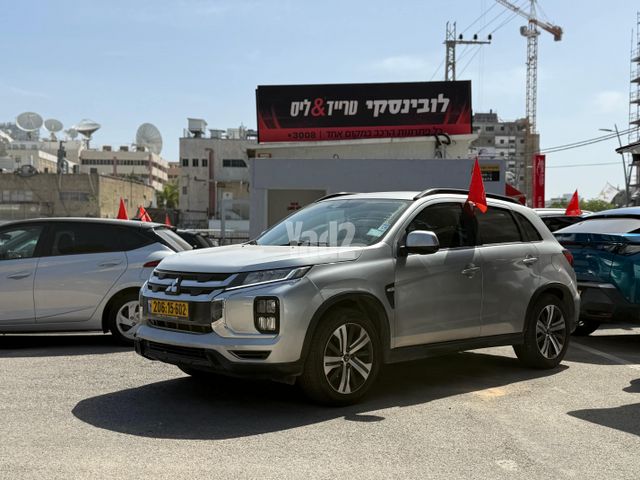 מודעת רכב מיצובישי ASX