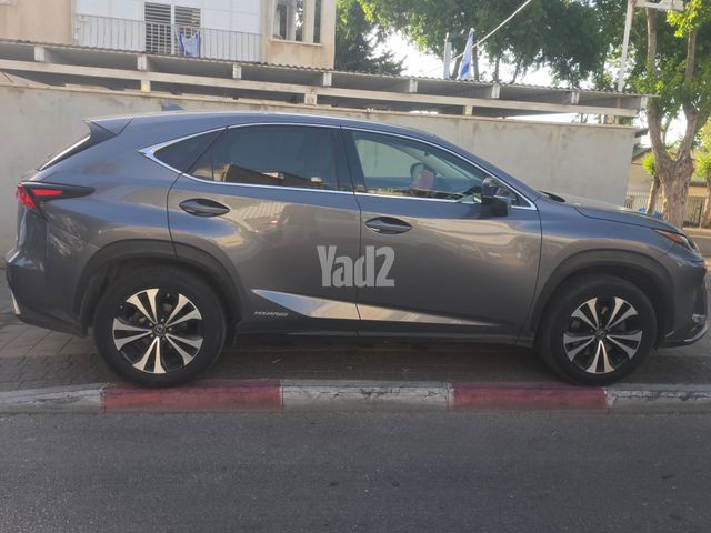 מודעת רכב לקסוס NX 2