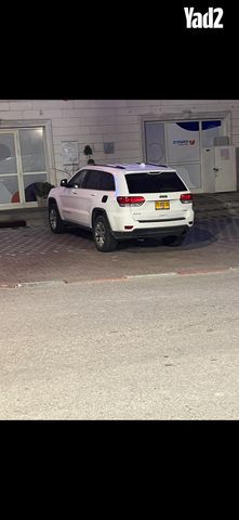מודעת רכב ג'יפ גרנד צ'ירוקי