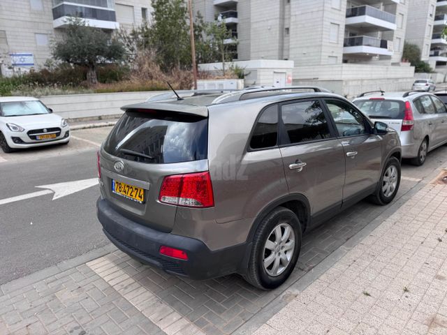 מודעת רכב קיה סורנטו 3