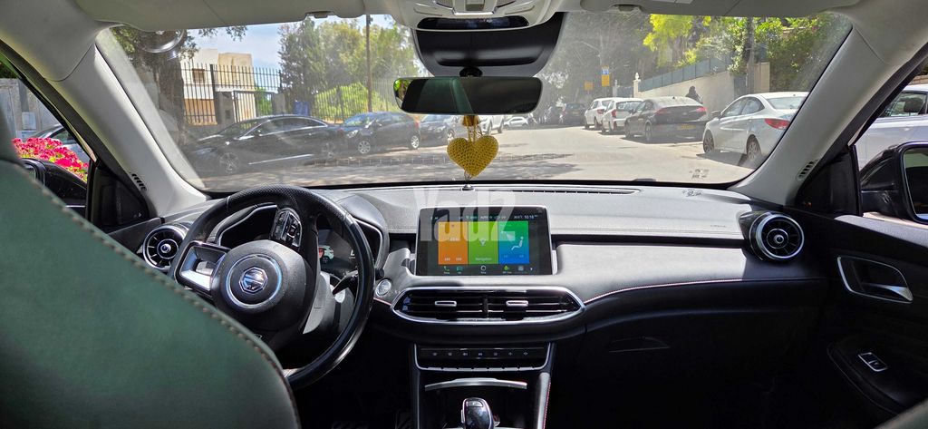 מודעת רכב אם ג'י EHS PHEV