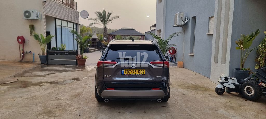 מודעת רכב טויוטה RAV4