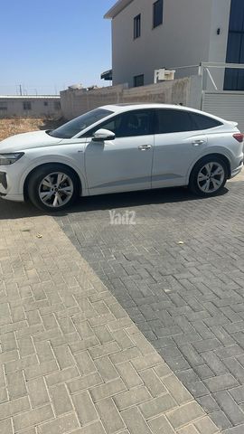 מודעת רכב אאודי Q4 e-tron