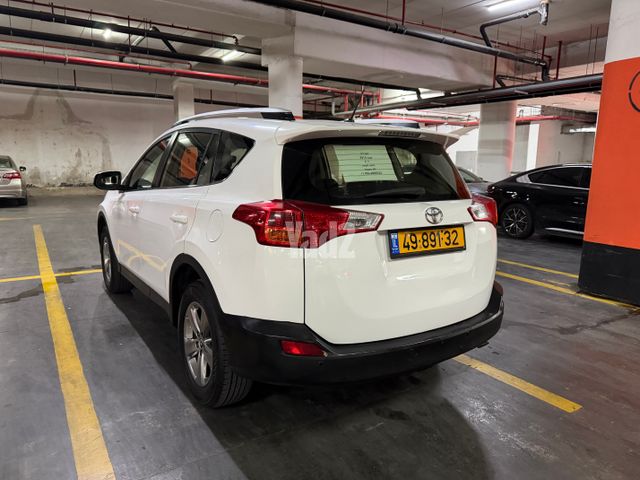 מודעת רכב טויוטה RAV4