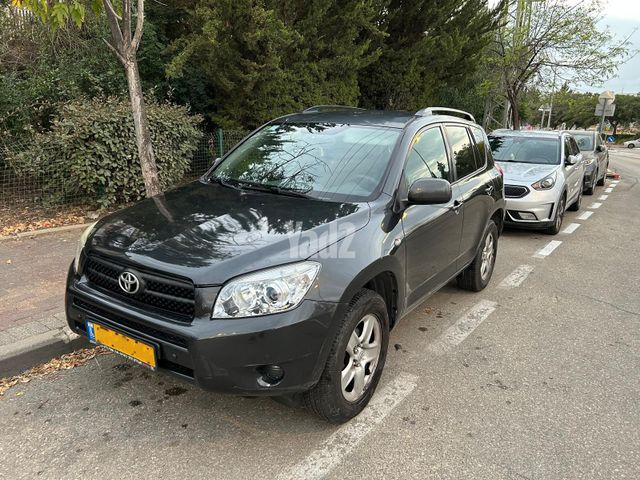 מודעת רכב טויוטה RAV4