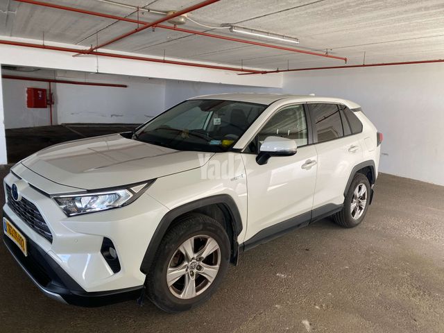 מודעת רכב טויוטה RAV4