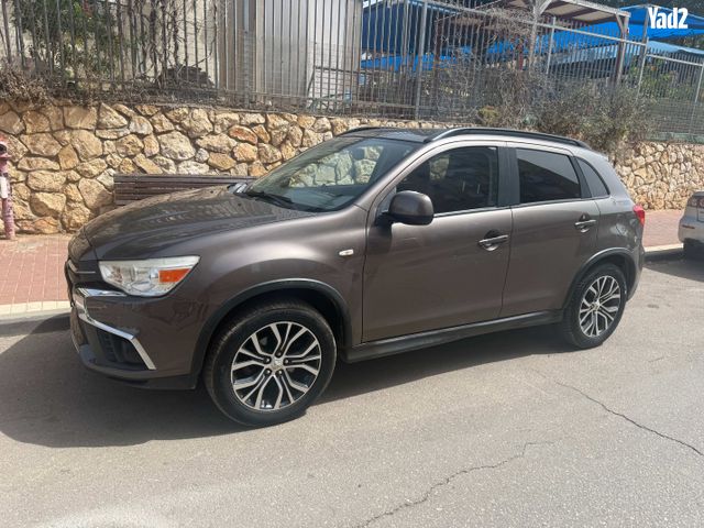 מודעת רכב מיצובישי ASX