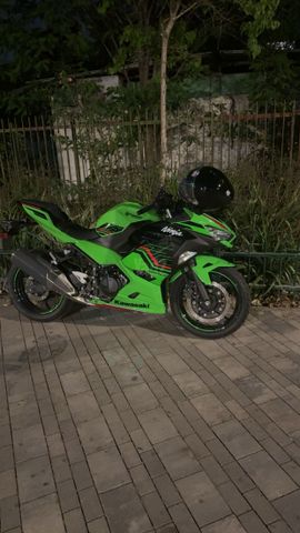 מודעת רכב קאוואסאקי נינג'ה 400