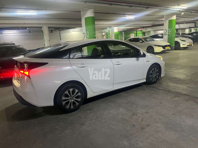 מודעת רכב טויוטה פריוס
