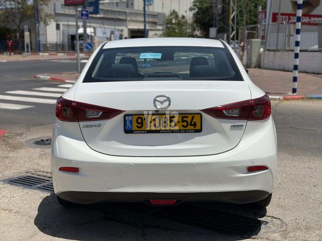 מודעת רכב מאזדה 3