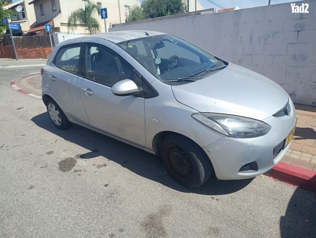 מודעת רכב מאזדה 2