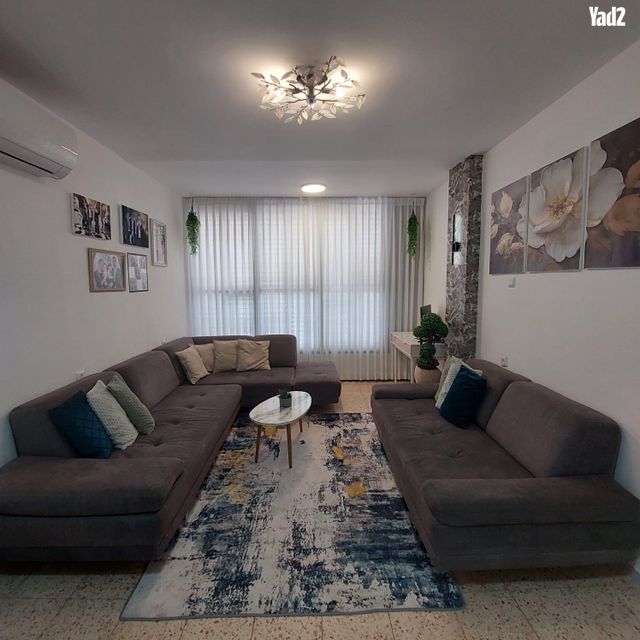 גבעתי 12
