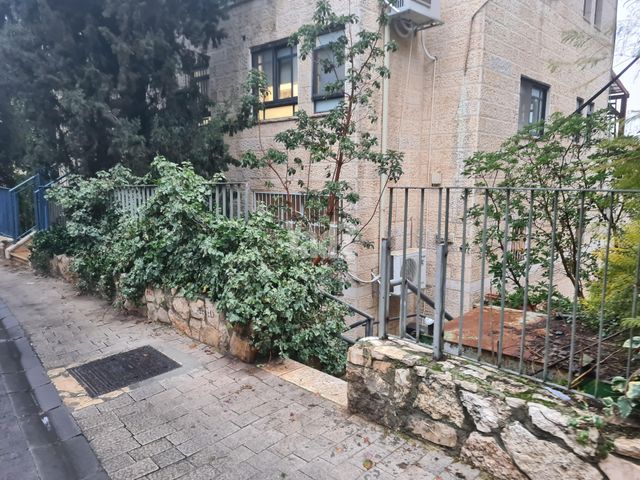 אברהם שרון 13