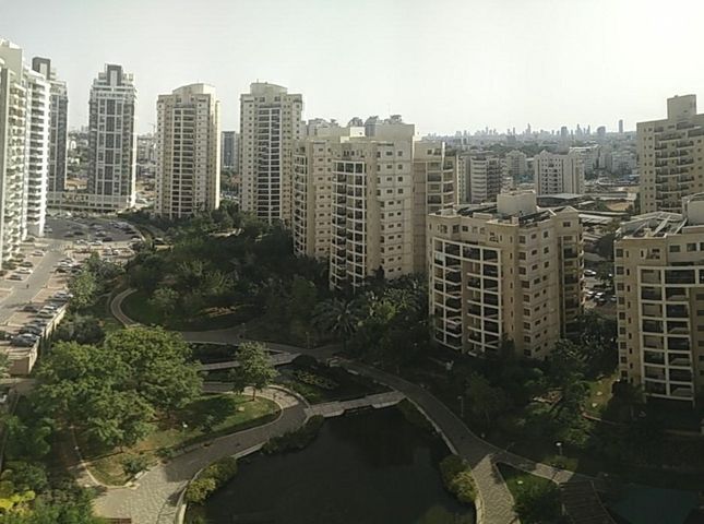יעל רום 15