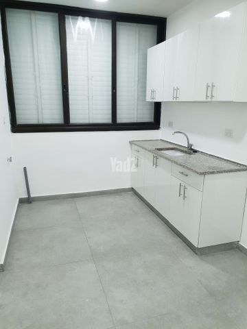 אלי כהן 16